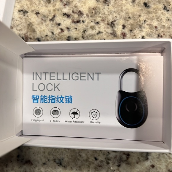 Intelligent Padlock- Fingerprint Biometrics, Keyless - Picture 7 of 9